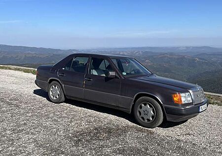 Mercedes-Benz E 230 W124