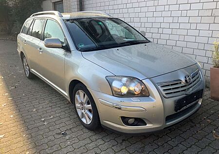 Toyota Avensis Kombi 1.8 Executive