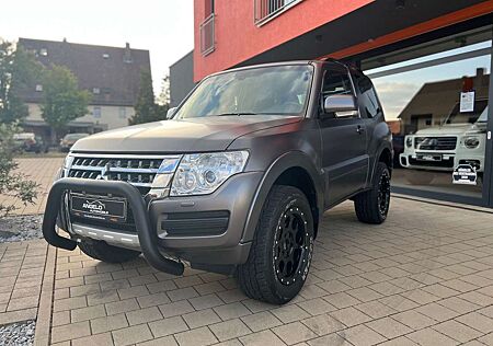 Mitsubishi Pajero 3,2 DI-D 4WD Final Edition *wenig KM*
