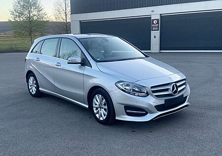 Mercedes-Benz B 180 B -Klasse *EURO6*WenigKm*Garantie*Shz