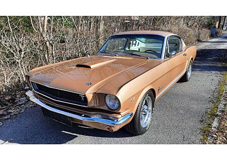 Ford Mustang Fastback Restauriert/Entlackt/KTL 2+