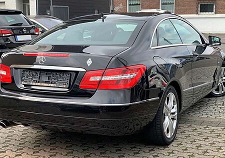 Mercedes-Benz E 200 COUPE BE-AUTOMA-LEDER-SHZ-TEMPOMAT-PDC-NR-