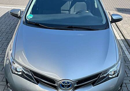 Toyota Auris II Touring Sports Hybrid