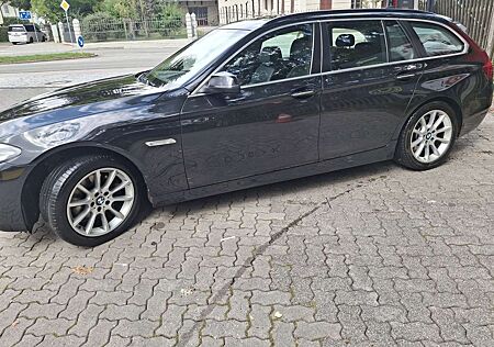 BMW 535 BMW 535d x Drive Touring LCI |313 PS| Panorama