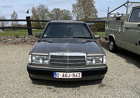 Mercedes-Benz 190 E 2.6