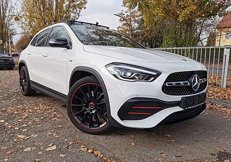 Mercedes-Benz GLA 250 4M Edition 1/Pano/Kamera/Augmented/Spur*