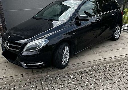 Mercedes-Benz B 200 CDI BlueEFFICIENCY EDITION 1