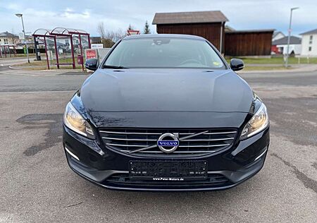 Volvo V60 Kombi Momentum*Navi*AHK*TÜV/AU NEU*