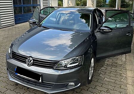 VW Jetta Volkswagen 1.4 TSI DSG Match