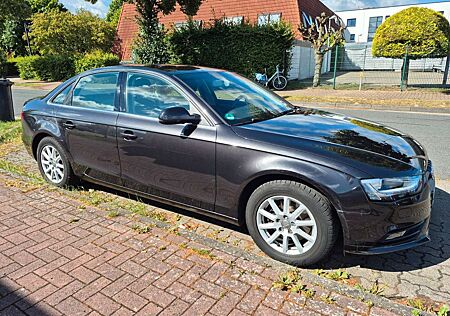 Audi A4 Lim.1.8 TFSI Attraction quattro Bi-Xenon