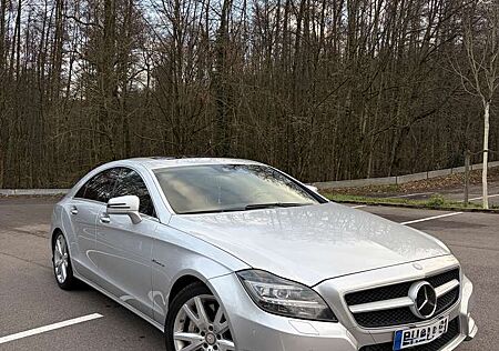 Mercedes-Benz CLS 500 V8 AMG Paket Top gepflegt