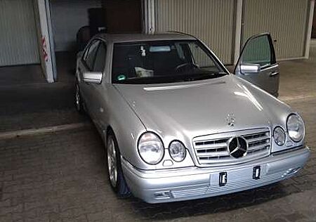 Mercedes-Benz E 280 4-Matic Avantgarde