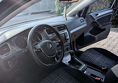 VW Golf Variant Volkswagen 1.6 TDI BlueMotion Technology Lounge