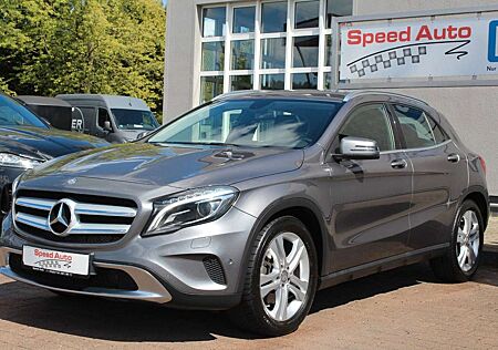 Mercedes-Benz GLA 250 Urban/NAVI/BiXENON/KAMERA/AHK/TÜV+KD NEU