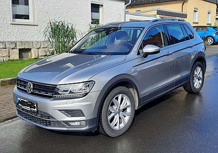 VW Tiguan Volkswagen Highline, 2.0 TDI,DSG,AHK,4Motion,Navi