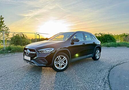Mercedes-Benz GLA 200 GLA 7G-DCT