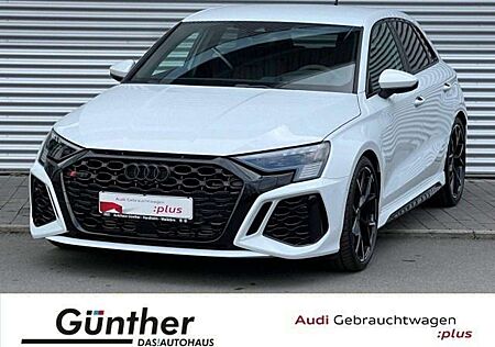 Audi RS3 +WINTERRÄDE+SPORTABGAS+HUD+MATRIX