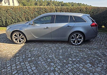 Opel Insignia gebraucht kaufen Opel Insignia 2.0 Turbo Sports Tourer 4x4 Automatik Innovation