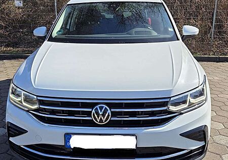 VW Tiguan Volkswagen 2.0 TDI SCR 4MOTION DSG Elegance