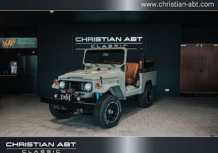 Toyota Land Cruiser FJ43 restauriert * Servo * H-Zulassung