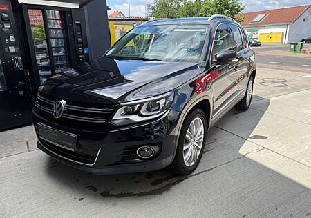 VW Tiguan Volkswagen Sport & Style BMT 4Motion / XENON / LEDER