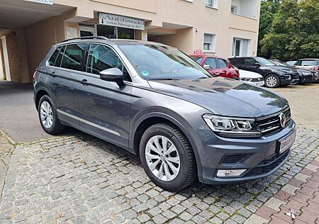 VW Tiguan Volkswagen Comfortline BMT/Keylees/2. Hand/Scheckheft/AHK