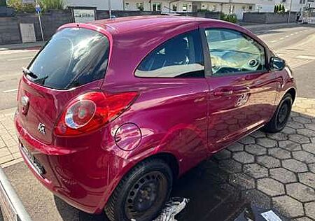 Ford Ka /+ Titanium