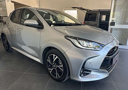 Toyota Yaris Hybrid Style Comfort /TW/SHZ/PDC/ACC/LED/