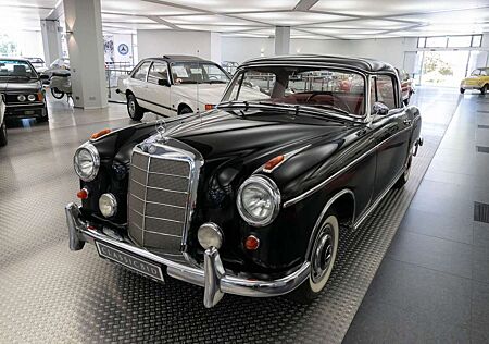 Mercedes-Benz 220 S Ponton Coupé (W 180)