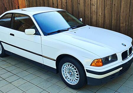 BMW 320 Coupe 1.Hand Scheckheft Schalter Neuaufbau TÜV H