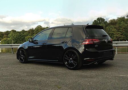VW Golf GTI Volkswagen Golf VII GTI Standheizung 19 Zoll 5-Türer