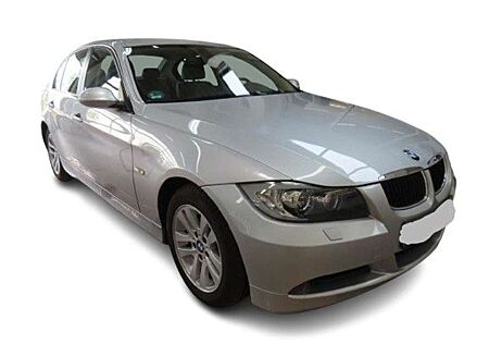 BMW 318 d XENON RENTNERFAHRZEUG 1.HAND PDC NAVI