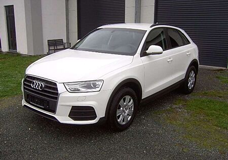 Audi Q3 Naiv/Sitzheizung/Alu/PDC/wenig KM