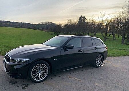BMW 320e 320 3er Touring Plug-In-Hybrid Tour. Aut. Sport L