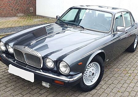 Jaguar Daimler Automatik Double Six 5.3 V12 Serie 3. Top!