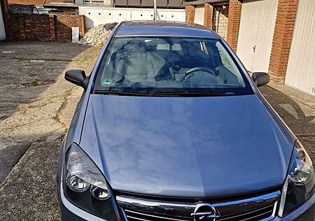 Opel Astra 1.6 CaravanSelection 110 Jahre