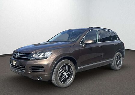 VW Touareg Volkswagen 3.0V6 TDi BMT StHz Xenon Navi AHK 2.Hand