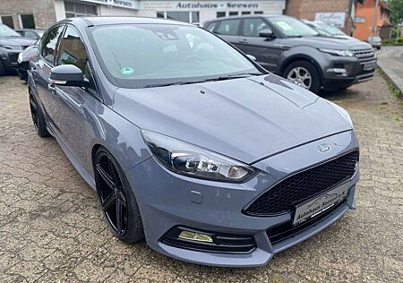 Ford Focus Lim. ST *Recaro*Navi*Sitzheizung*
