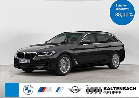 BMW 530 e Touring xDrive FACEL. PANO AHK HUD LASER