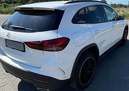 Mercedes-Benz GLA 250 GLA Plugin Hybrid e 8G-DCT AMG Line