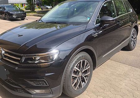 VW Tiguan Volkswagen 2.0 TDI SCR (BlueMotion Technology) DSG Com