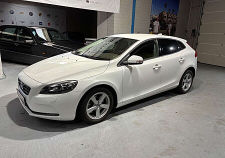 Volvo V40 You! Leder Xenon Sitz. PDC 1.Hand Scheckheft