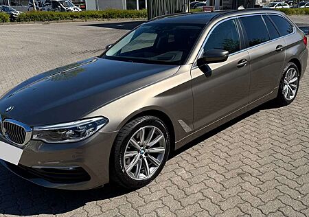 BMW 520d 520 Touring Aut./HUD/Pano/NaviPro/HU+Service Neu