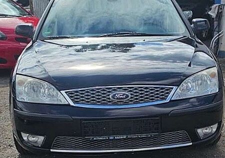 Ford Mondeo Turnier Ghia