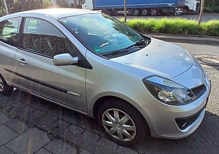 Renault Clio Ripcurl 1,2 16 V TÜV 9/2026