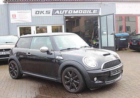 Mini ONE Cooper S - 174 PS - XENON - PANO - KLIMA - LEDER