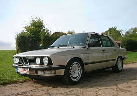 BMW 528i 528 Aut. E28, Erstlack, viele Extras, H-Zulassung