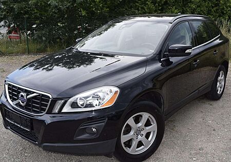 Volvo XC 60 XC60 MomentumDrive/NAVI/ALLWETTER/AHK/RELING/TÜV6/26