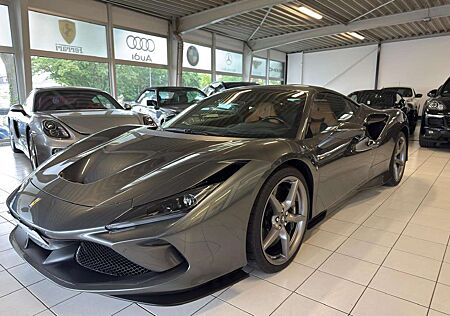 Ferrari F8 Tributo Carbon/Schalensitze/360°