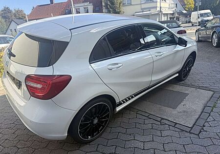 Mercedes-Benz A 180 gebraucht kaufen Mercedes-Benz A 180 7G AMG Optik 18Zoll Leder Navi PDC Night
